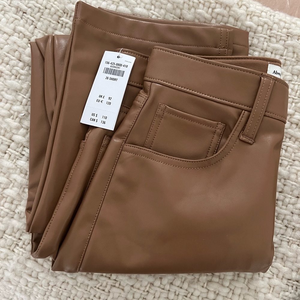 Curve Love Vegan Leather 90s Straight Pant